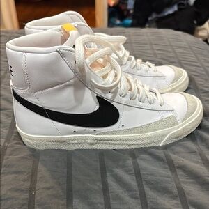 Nike White and Black High-Tops